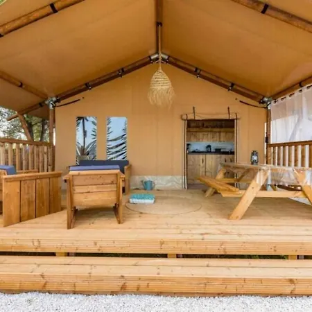 Camping - Piscine - Ccbbabd Quinson