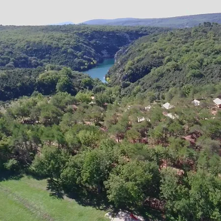 Camping - Piscine - Ccbbabd Quinson